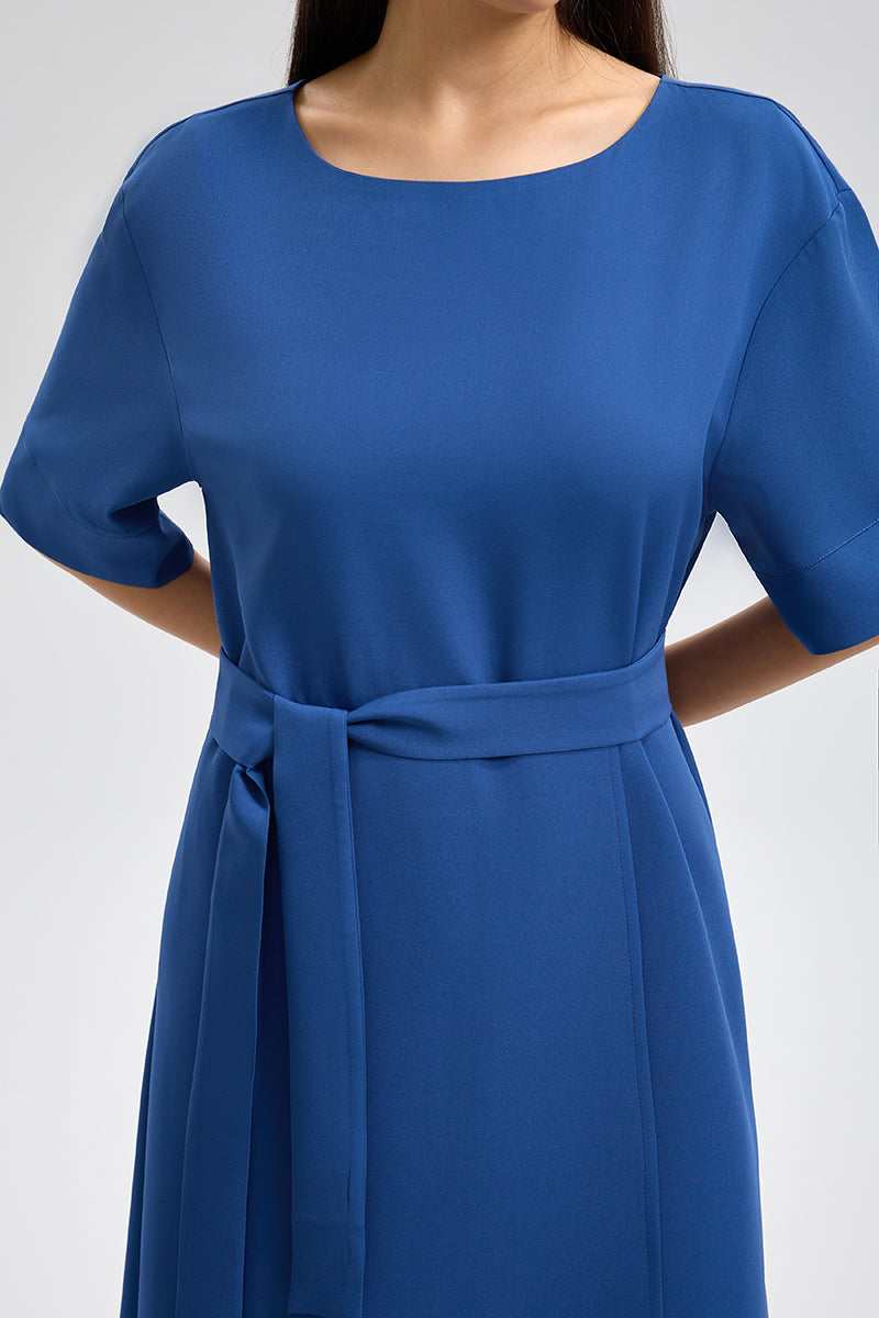 فستان ميدي بحزام وأكمام مريحة