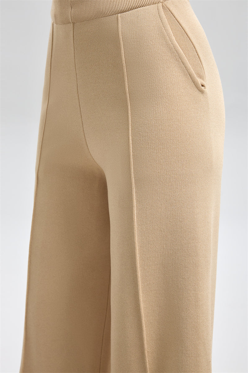 بنطال محبوك واسع بقصّة مستقيمة