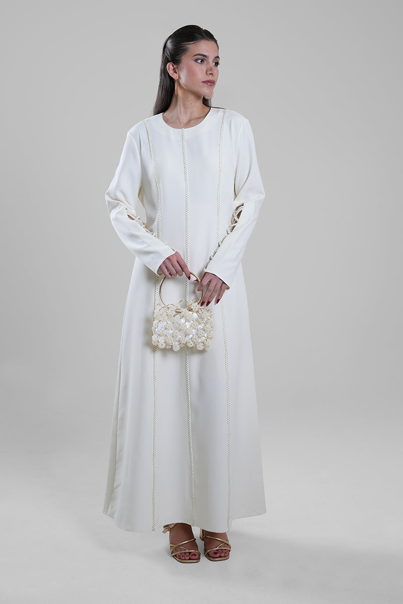 فستان ماكسي بتفاصيل أكمام بفتحات مزخرفة