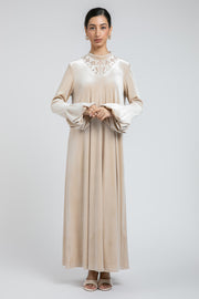 فستان ماكسي بتفريغ زخرفي