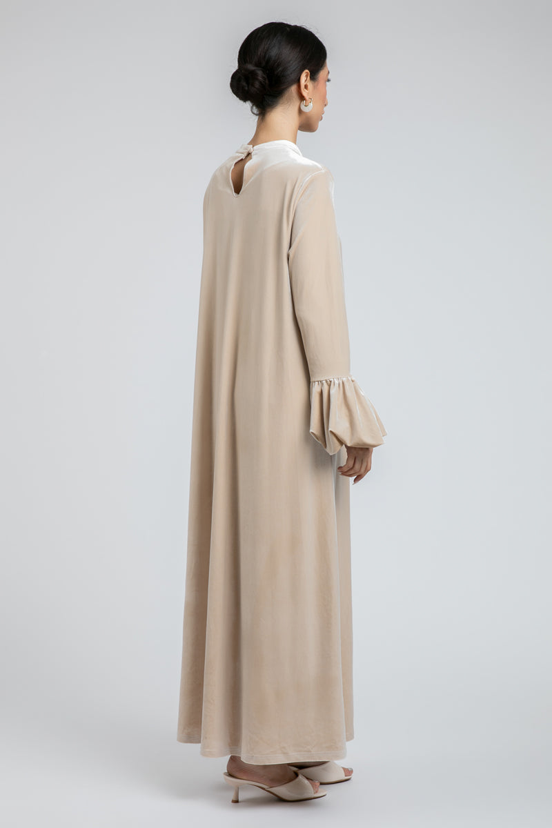 فستان ماكسي بتفريغ زخرفي