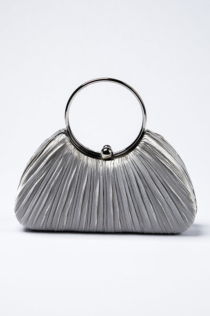 شنطة بتصميم مجعّد ومقبض دائري معدني