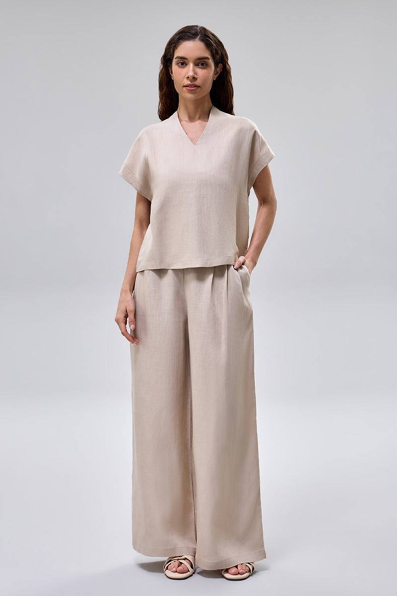 بنطلون واسع بقصة مستقيمة