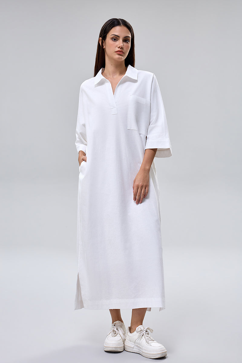 فستان طويل واسع بياقة كلاسيكية