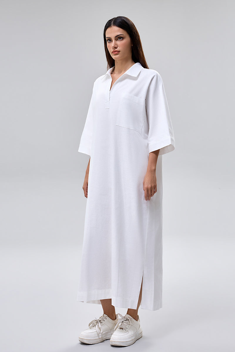 فستان طويل واسع بياقة كلاسيكية