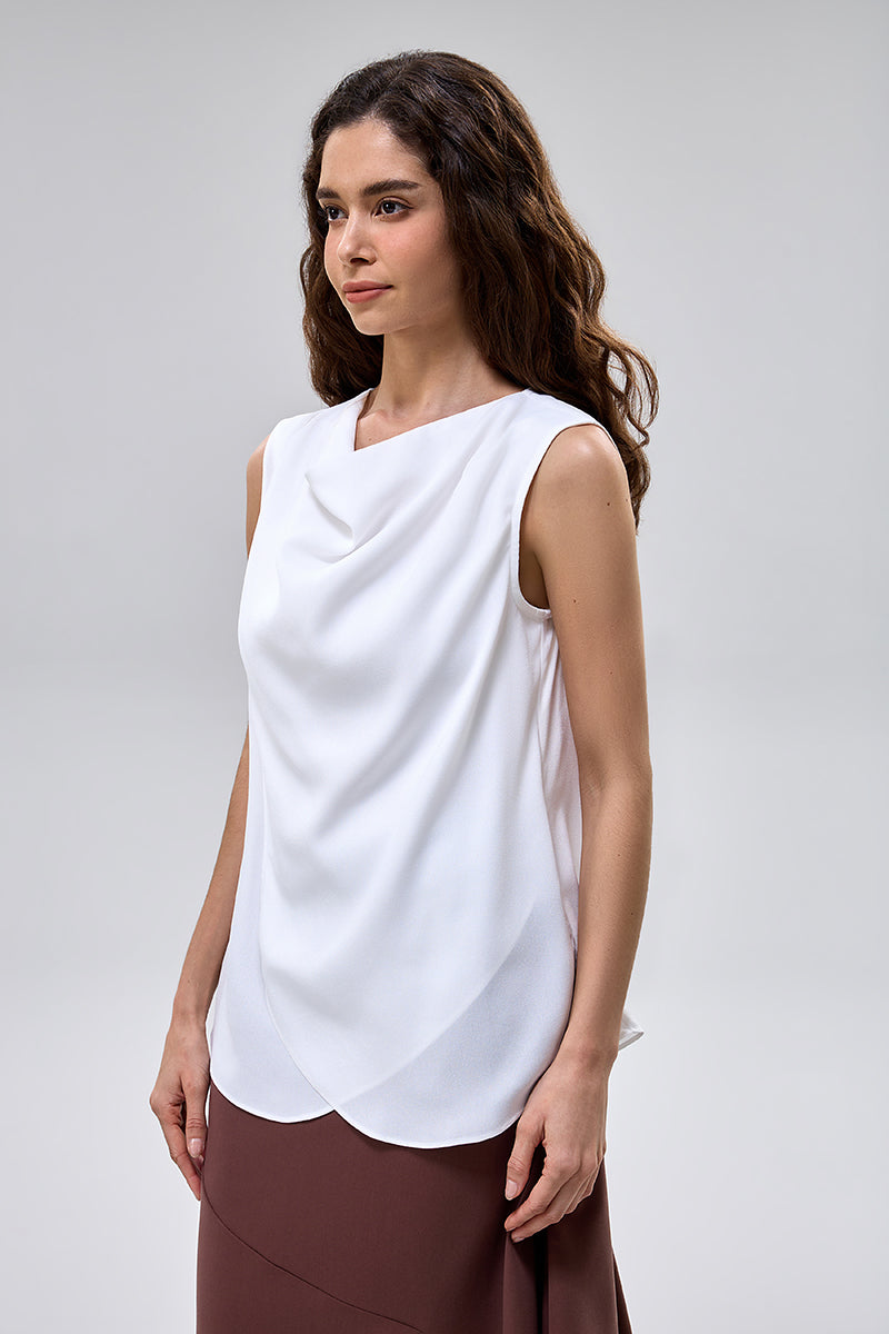 بلوزة بدون أكمام بتفصيل منسدل