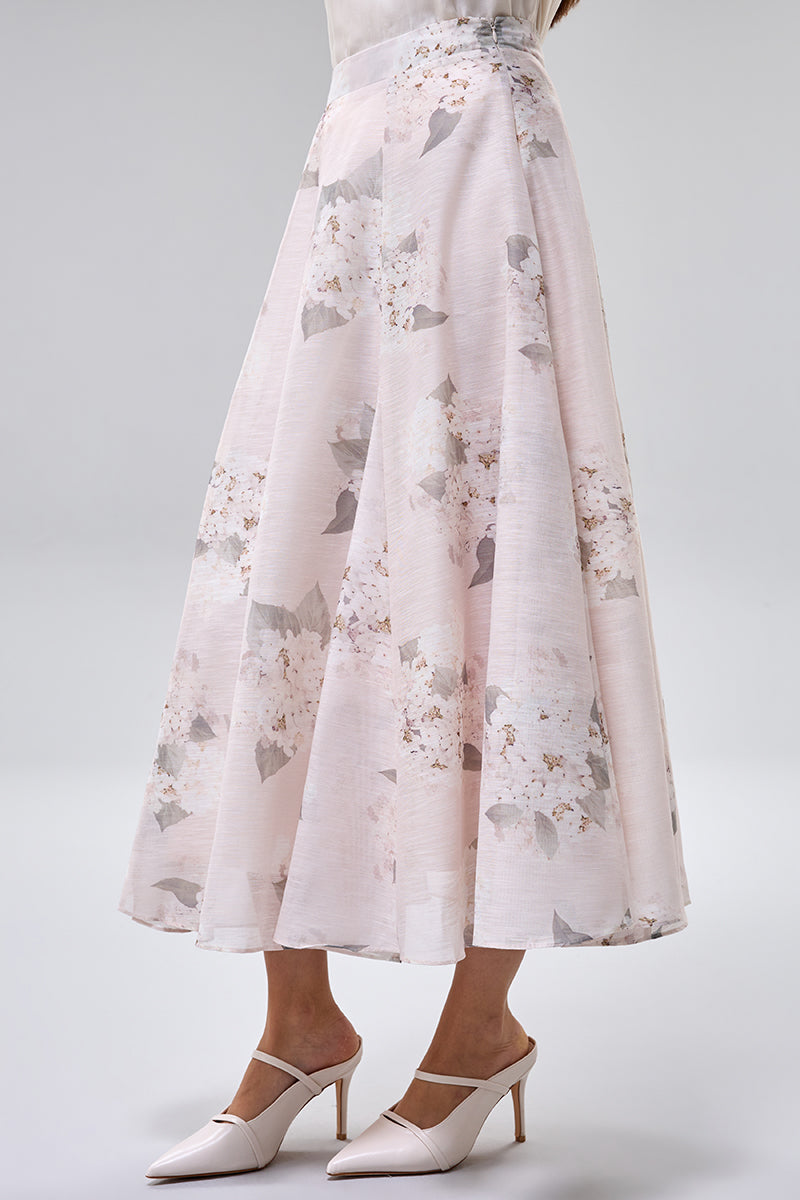 تنورة بقصة واسعة وطبعة زهور