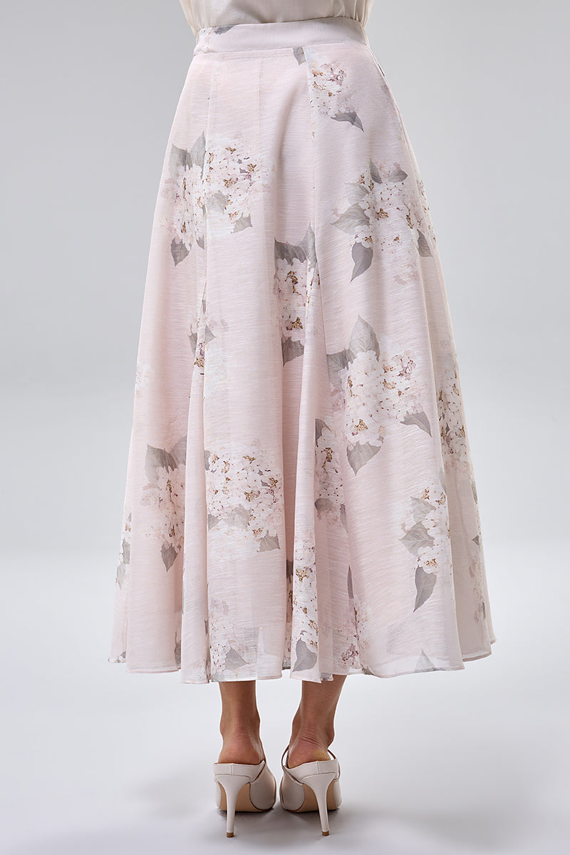 تنورة بقصة واسعة وطبعة زهور