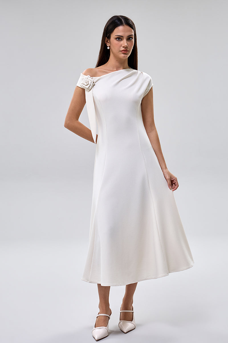 فستان ميدي بتفاصيل وردة جانبية