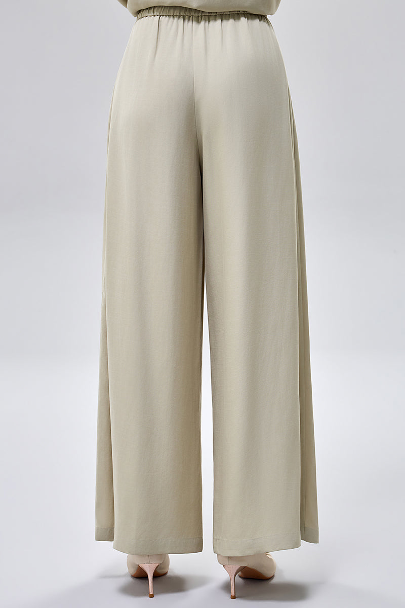 بنطلون واسع بثنيات أمامية