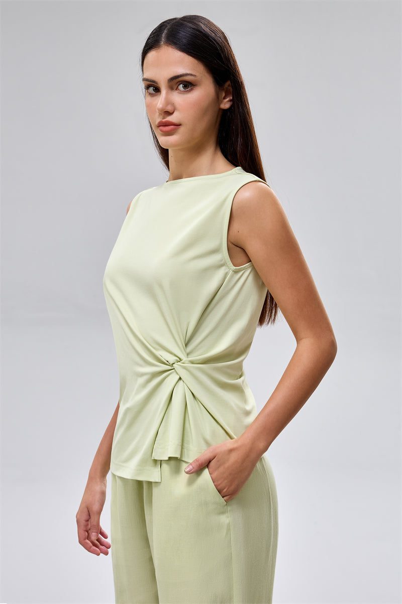 لوزة بدون اكمام مع عقدة جانبية