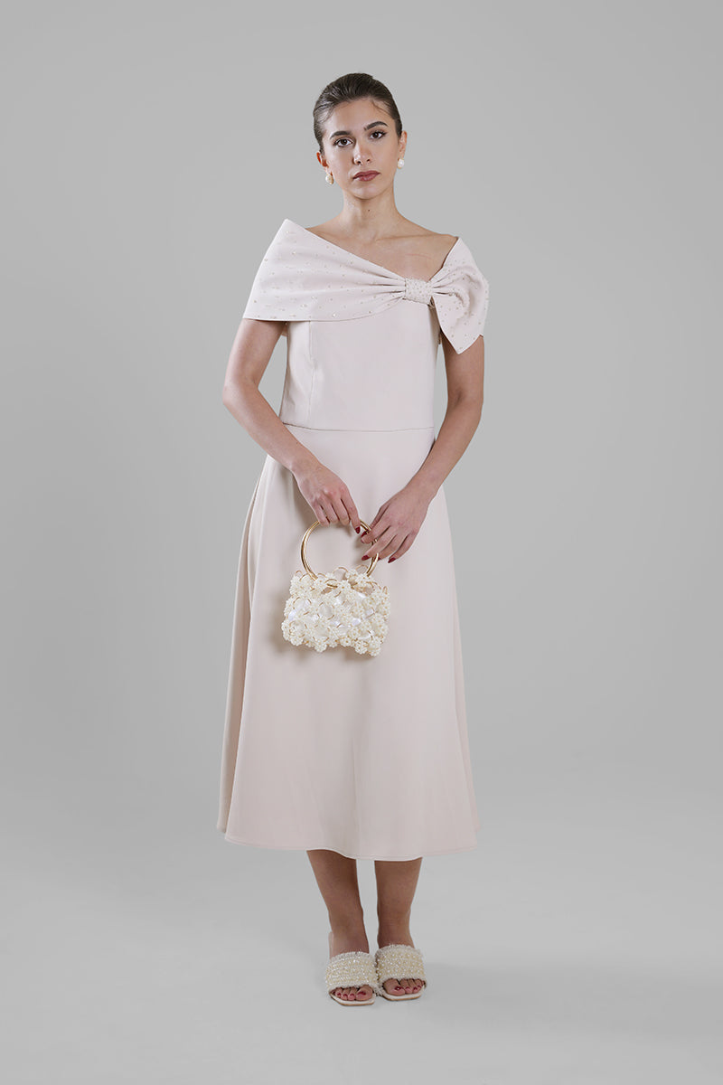 فستان ميدي بياقة مزينة بعقدة بارزة