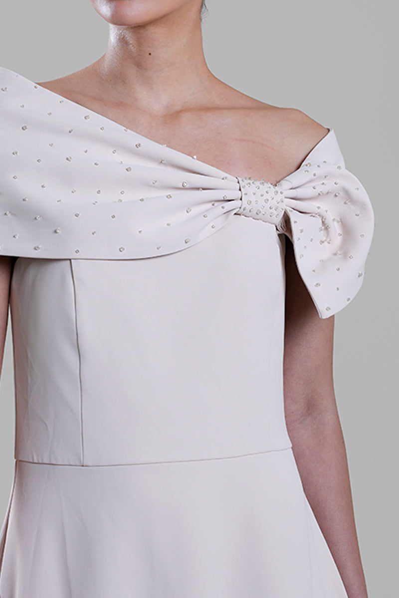 فستان ميدي بياقة مزينة بعقدة بارزة