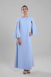 فستان ماكسي بأكمام كيب مشقوقة