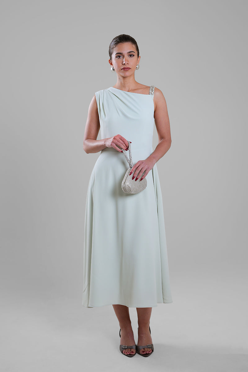 فستان ميدي بياقة غير متماثلة