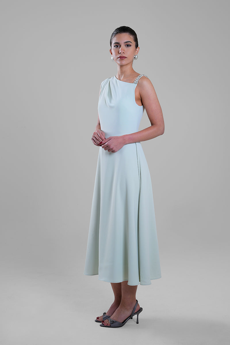 فستان ميدي بياقة غير متماثلة