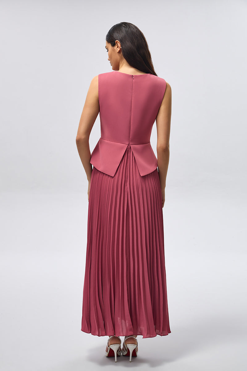 فستان بتفصيل على الجزء العلوي