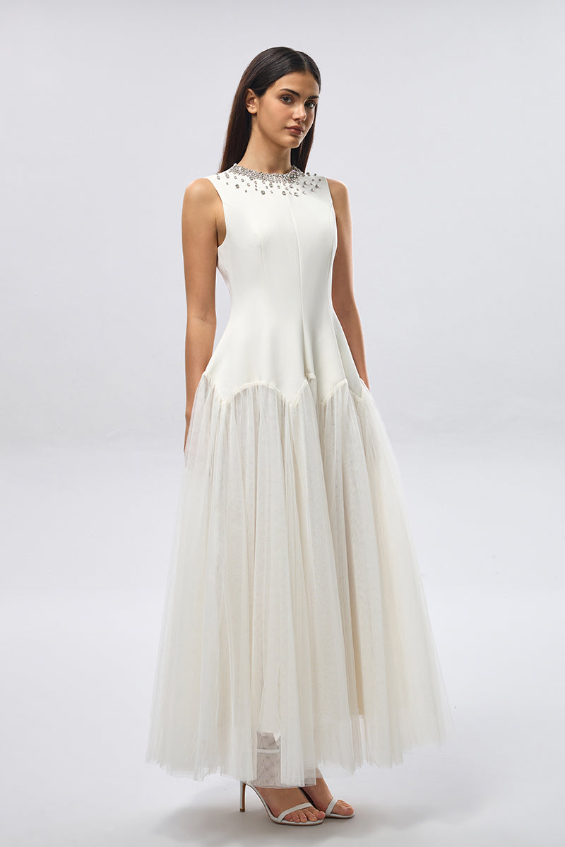 فستان بدون أكمام بتفصيل مرصع