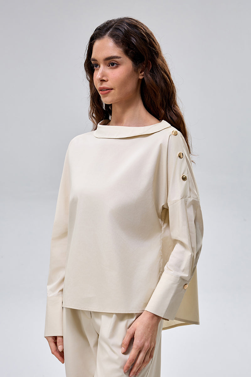 بلوزة باكمام طويلة مع ازرار جانبية