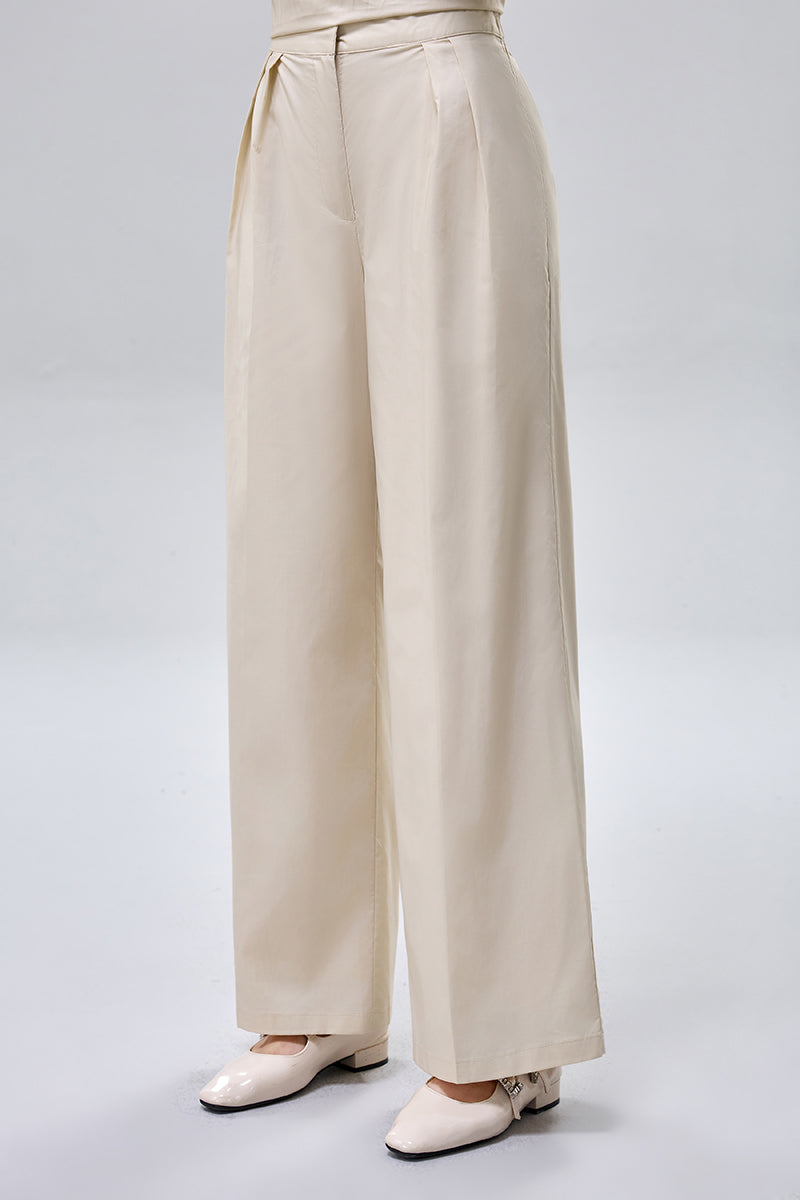 بنطلون واسع بقصة مستقيمة