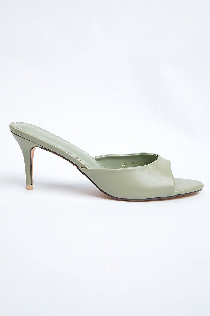 صندل كعب بتصميم ناعم