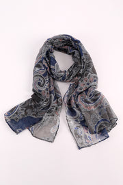 شال بنقشة مزخرفة