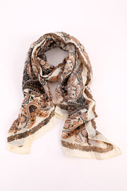 شال بنقشة مزخرفة