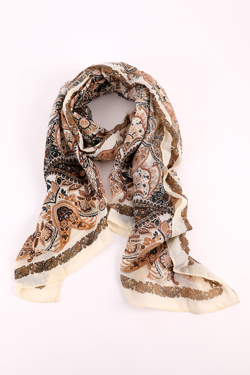 شال بنقشة مزخرفة