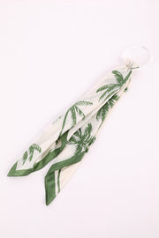 وشاح مربع بنقشة