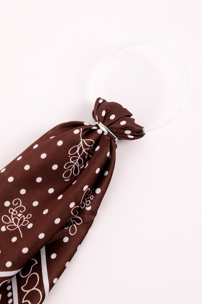 وشاح مربع بنقشة