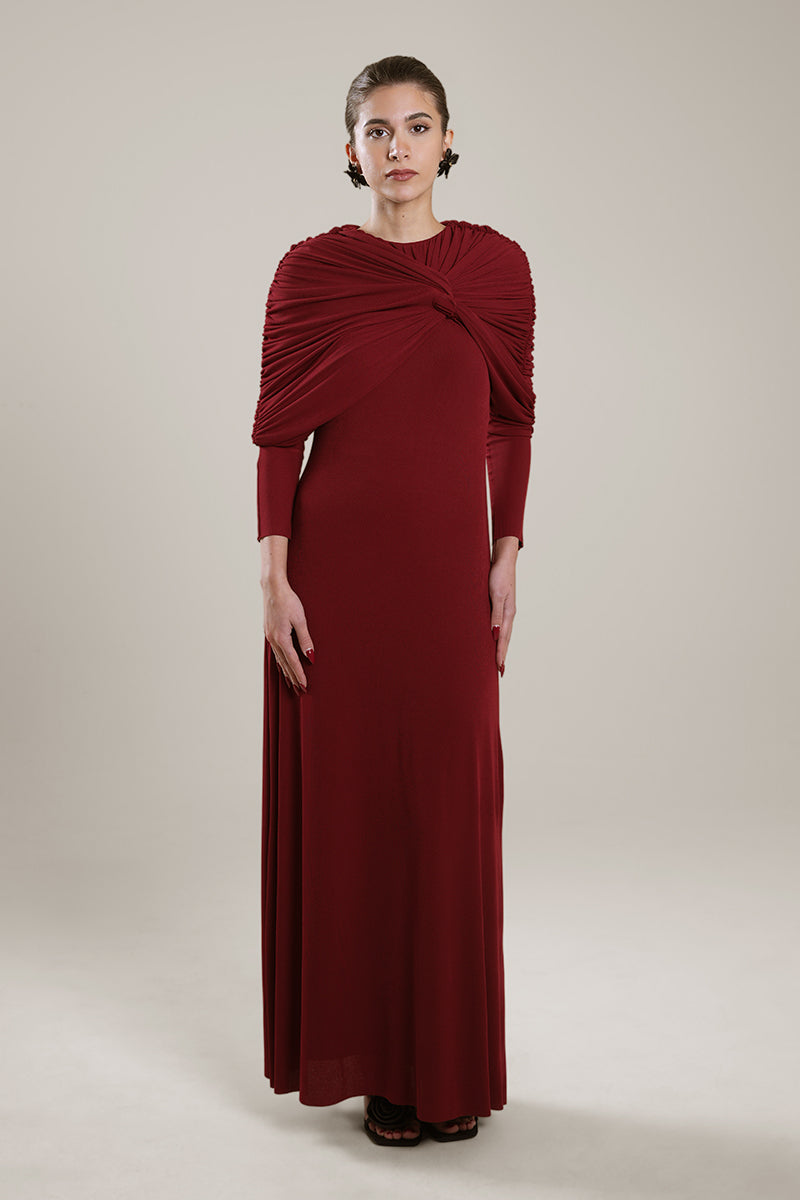 فستان سهرة طويل بتصميم منسدل