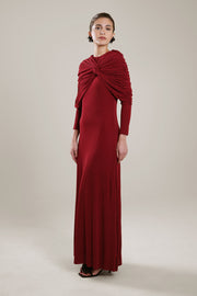 فستان سهرة طويل بتصميم منسدل