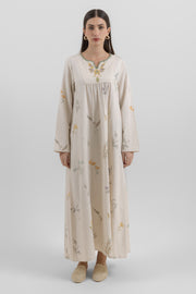 فستان طويل بطبعة زهور وتصميم انسيابي