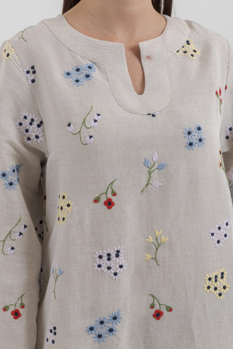 فستان ماكسي بنقشة ناعمة وأكمام طويلة