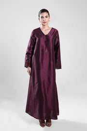 فستان طويل مع تفصيل ربط خلفي