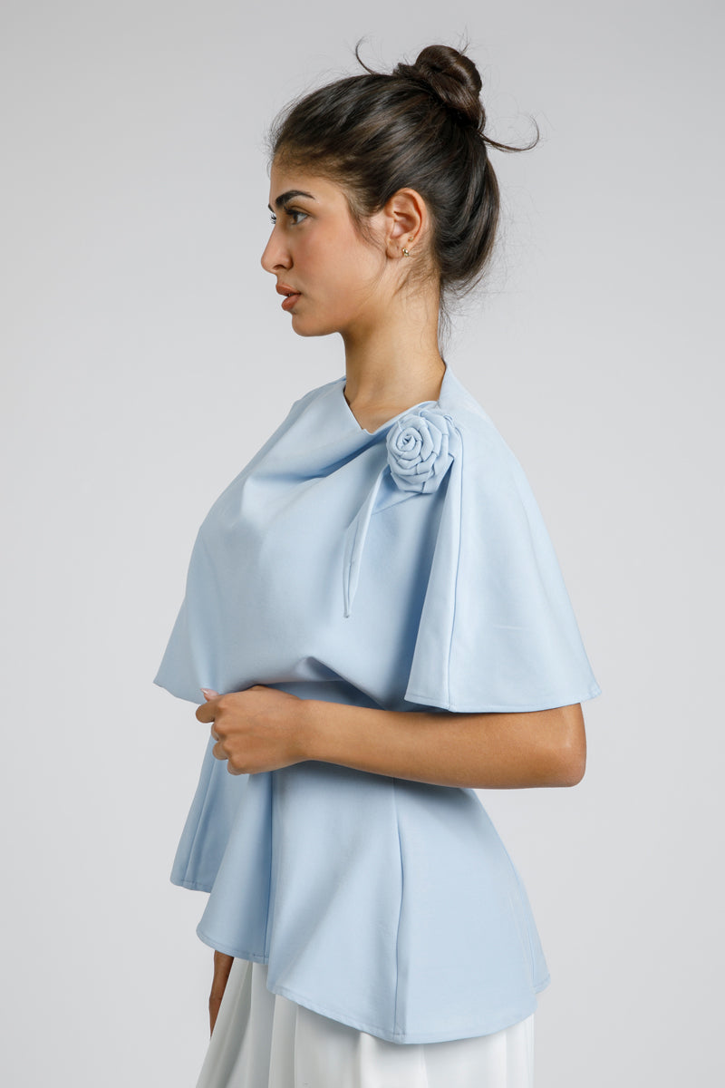 بلوزة انسيابية بطبقة علوية ناعمة