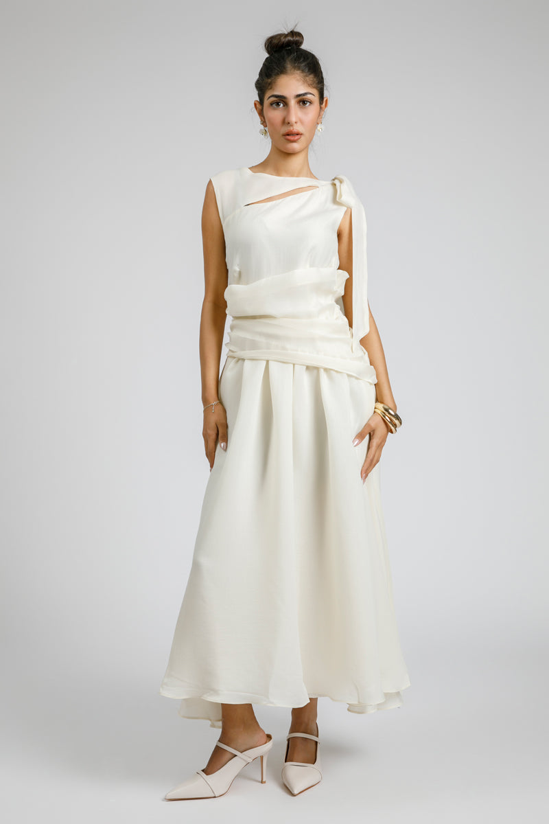 فستان ماكسي بتفاصيل منسدلة