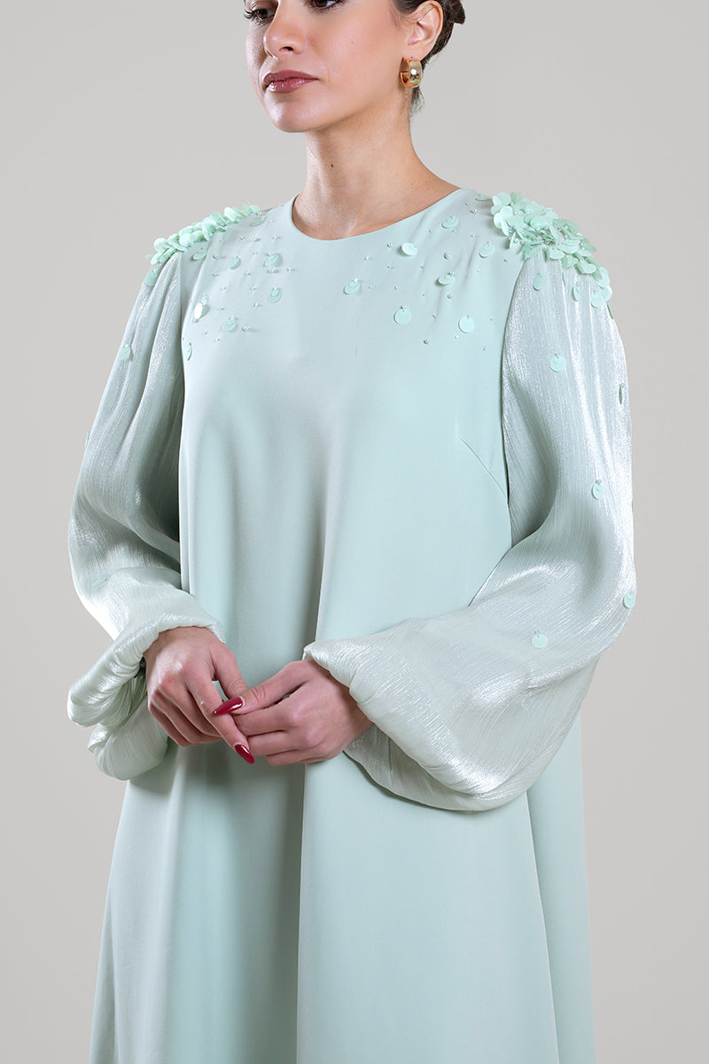 فستان ماكسي واسع بزخرفة على الكتف