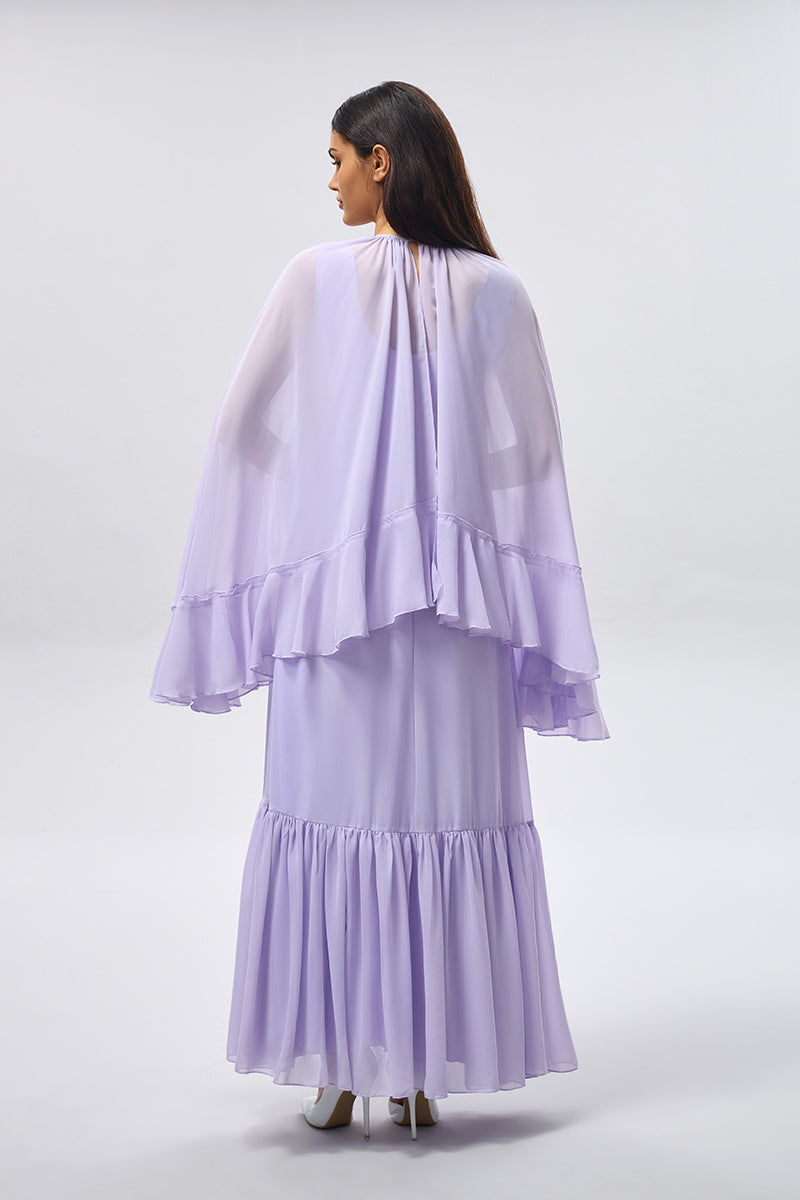 فستان طويل مع طبقة كيب شفافة