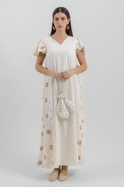 فستان ماكسي بقصة مريحة وتطريز جانبي