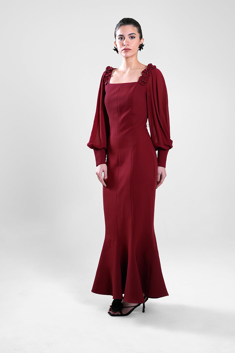 فستان ماكسي بقصة محددة