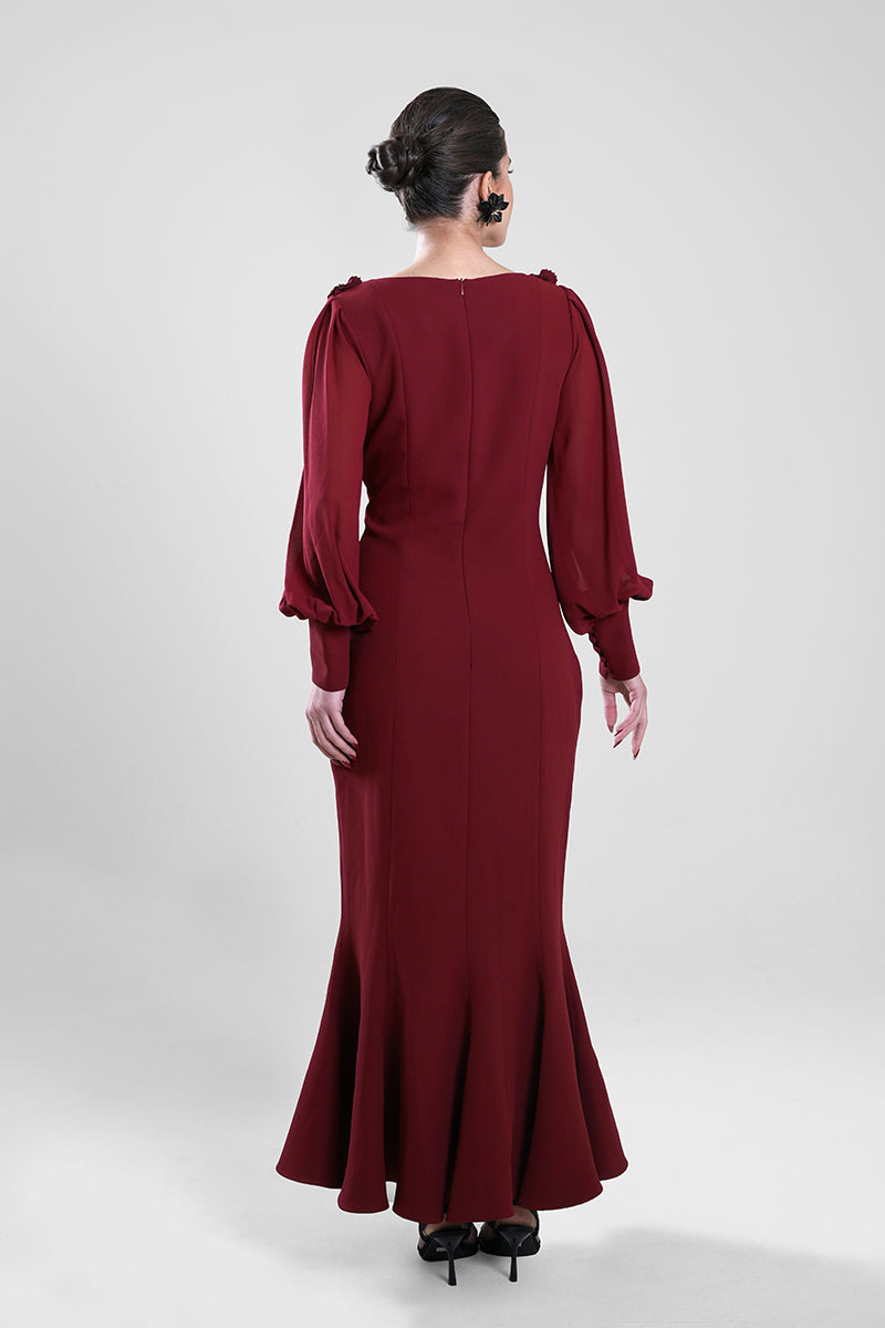 فستان ماكسي بقصة محددة