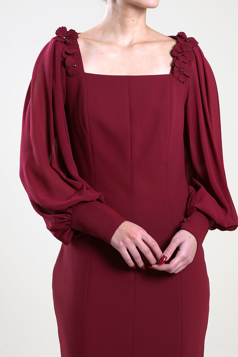 فستان ماكسي بقصة محددة