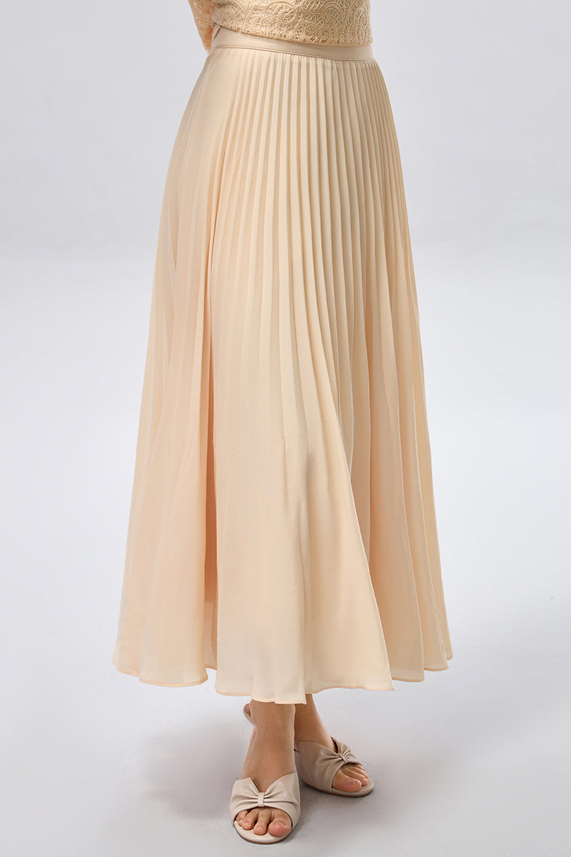 تنورة ماكسي بكسرات وقصّة انسيابية