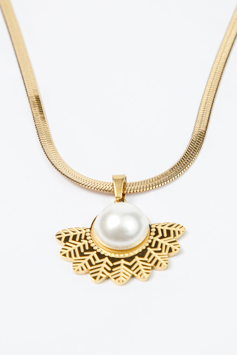 Chain Necklace with Pearl Pendant