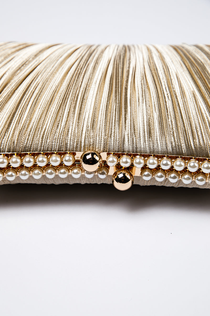 شنطة كلتش مزخرفة بثنيات وحواف لؤلؤية