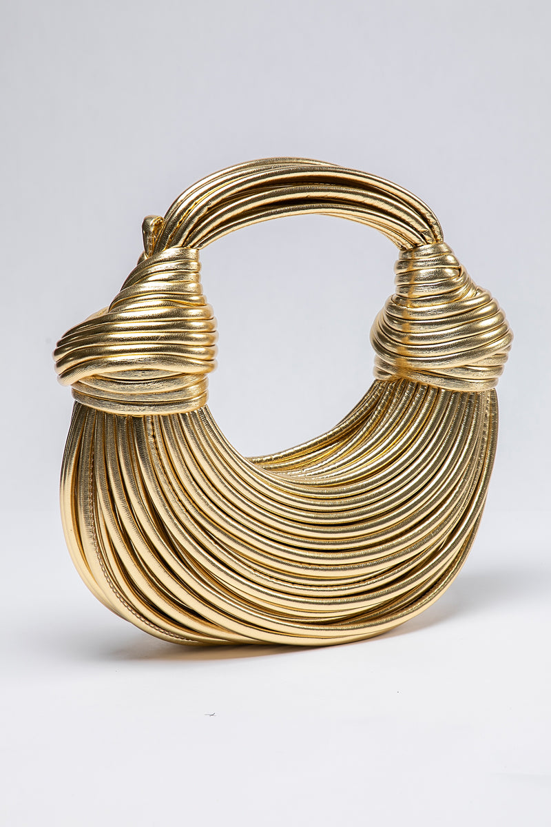 حقيبة بتصميم منحني مضفّر