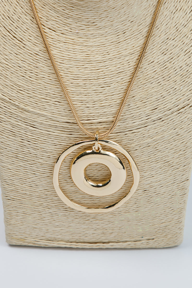 عقد بقلادة دائرية عصرية