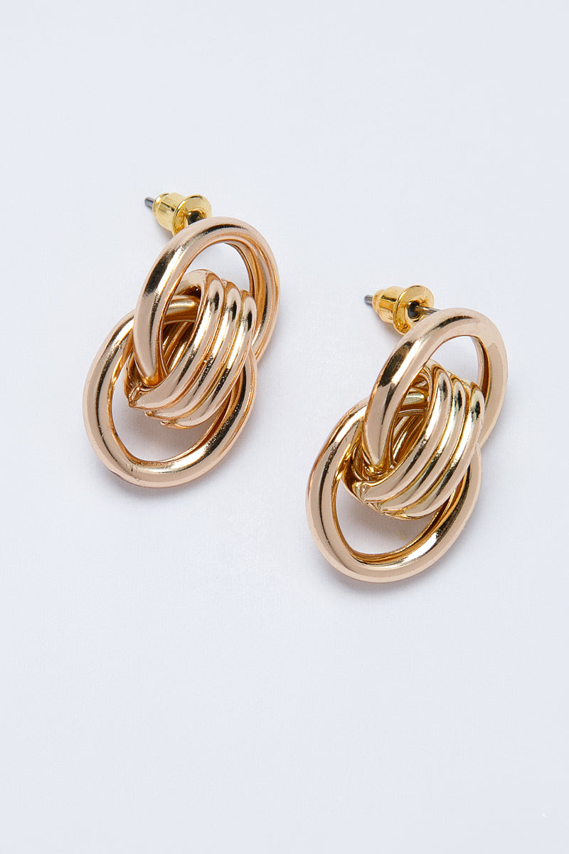 أقراط دبابيس بتصميم حلقات ملتفة