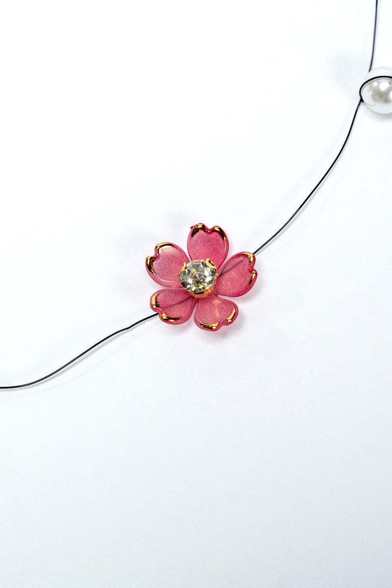 سلسلة شعر بزهور وردية